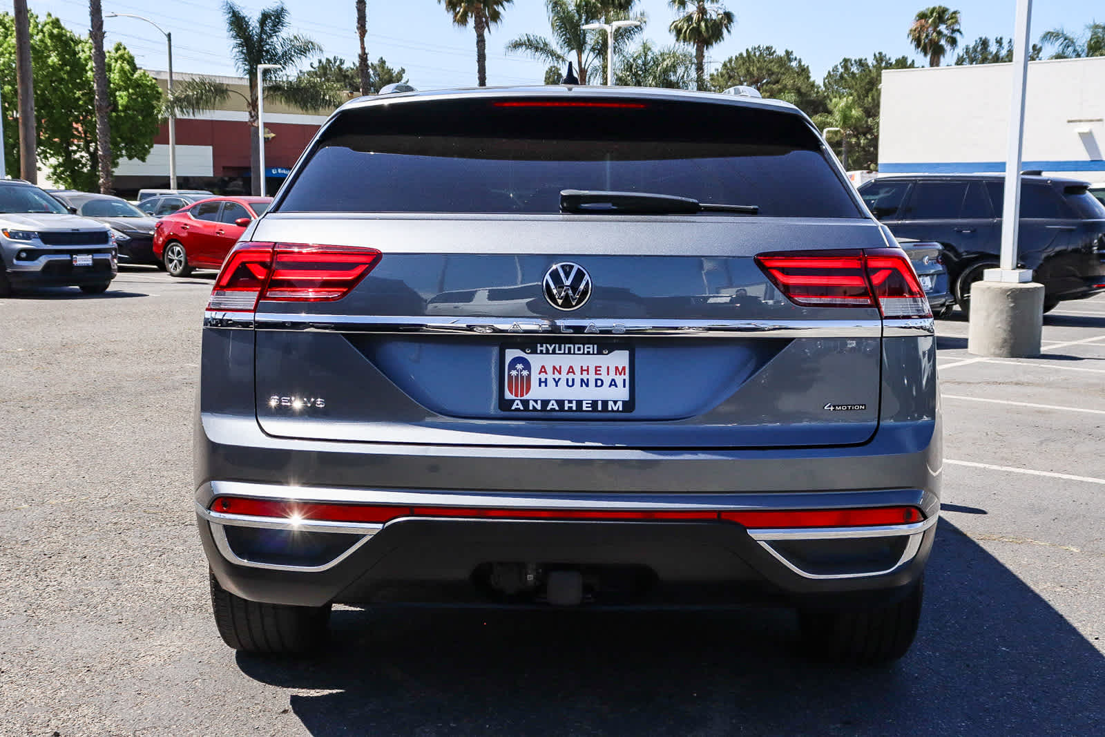 2023 Volkswagen Atlas Cross Sport 3.6L V6 SEL photo 6