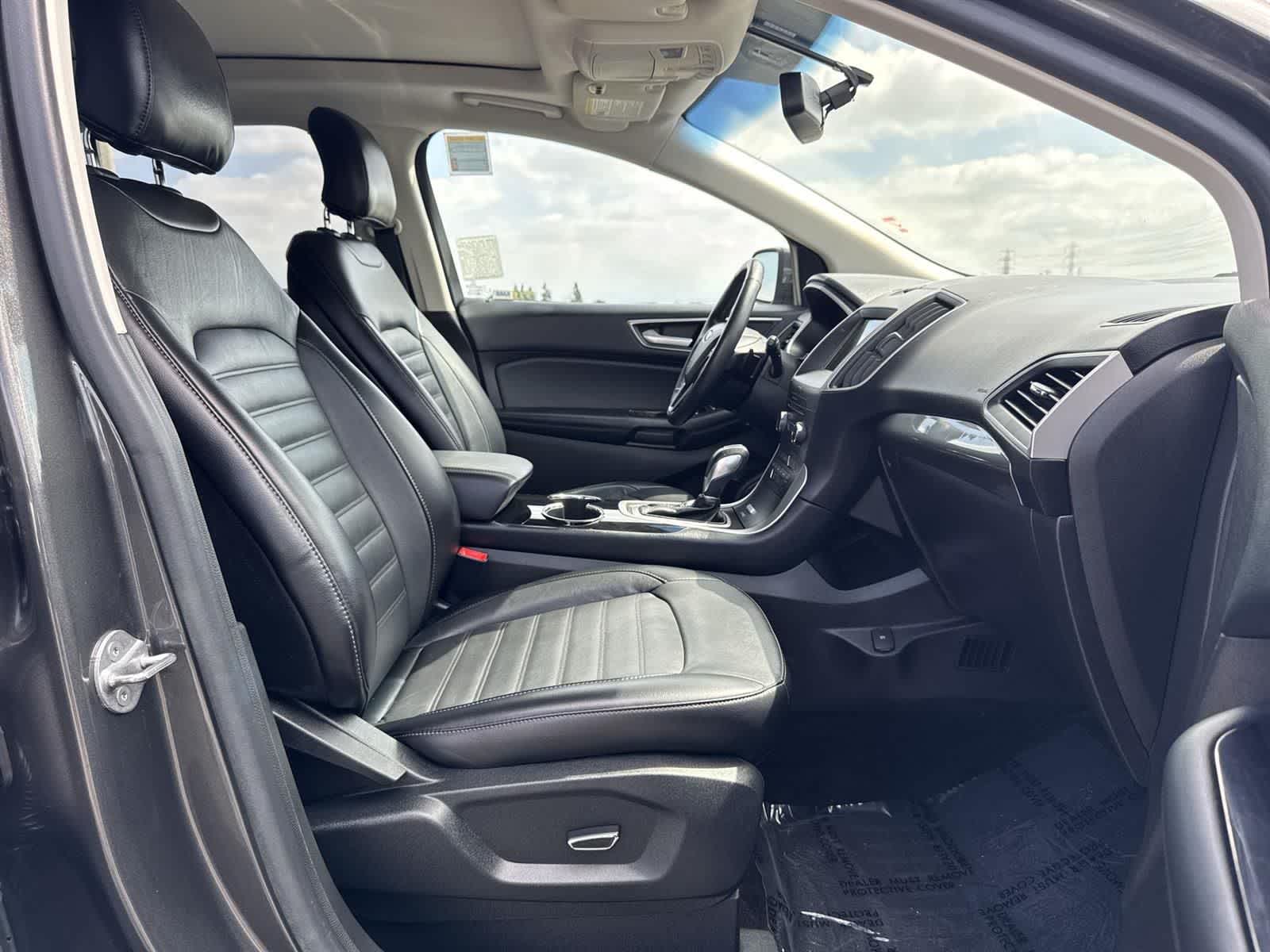 Thumbnail: 2016 Ford Edge - 40
