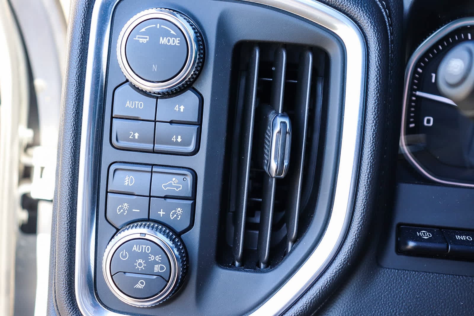 Thumbnail: 2021 GMC Sierra 2500 - 24