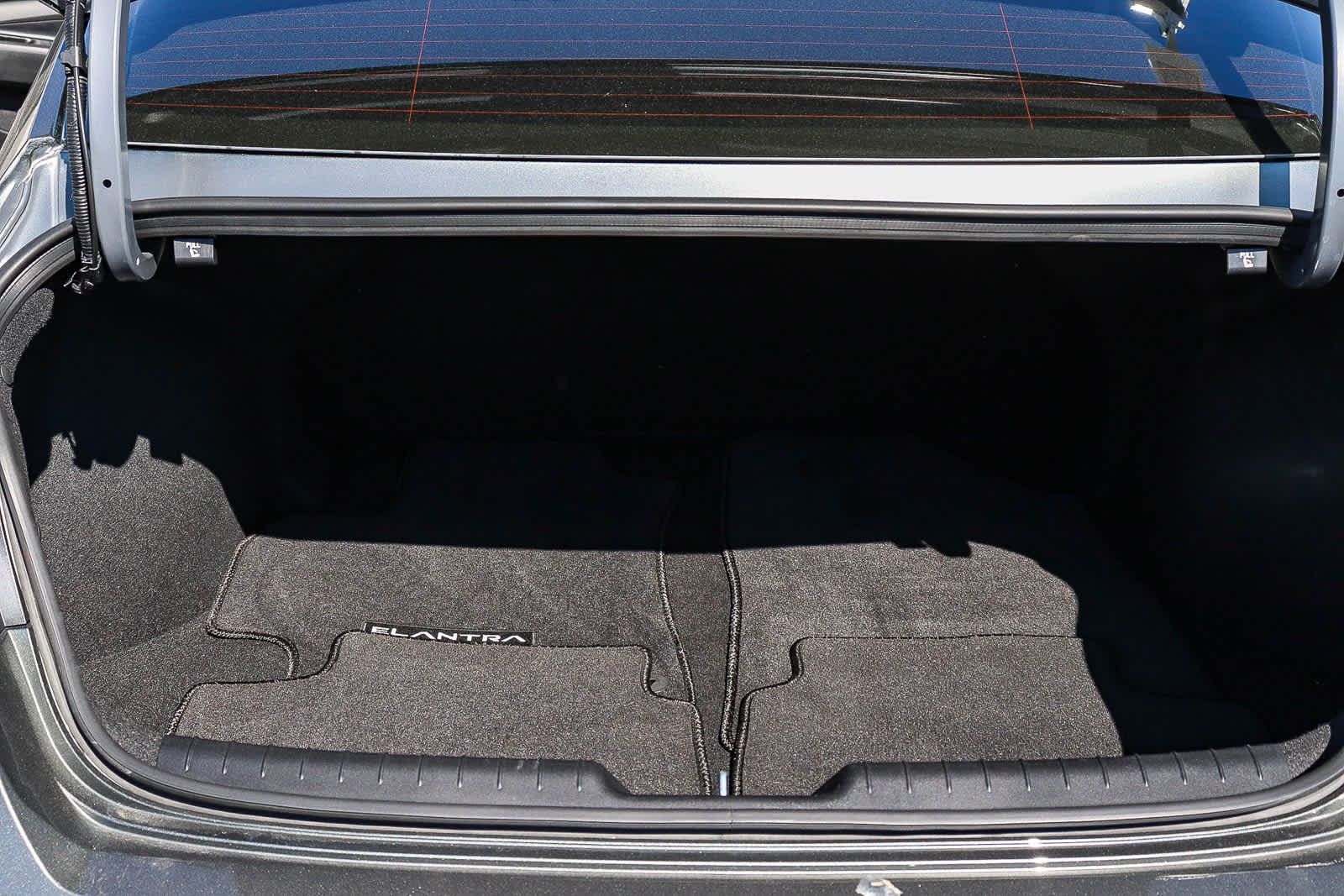 Thumbnail: 2025 Hyundai Elantra - 25