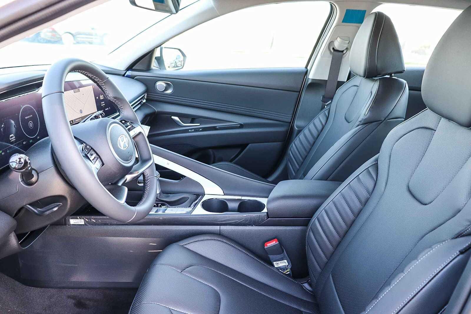 Thumbnail: 2025 Hyundai Elantra - 22