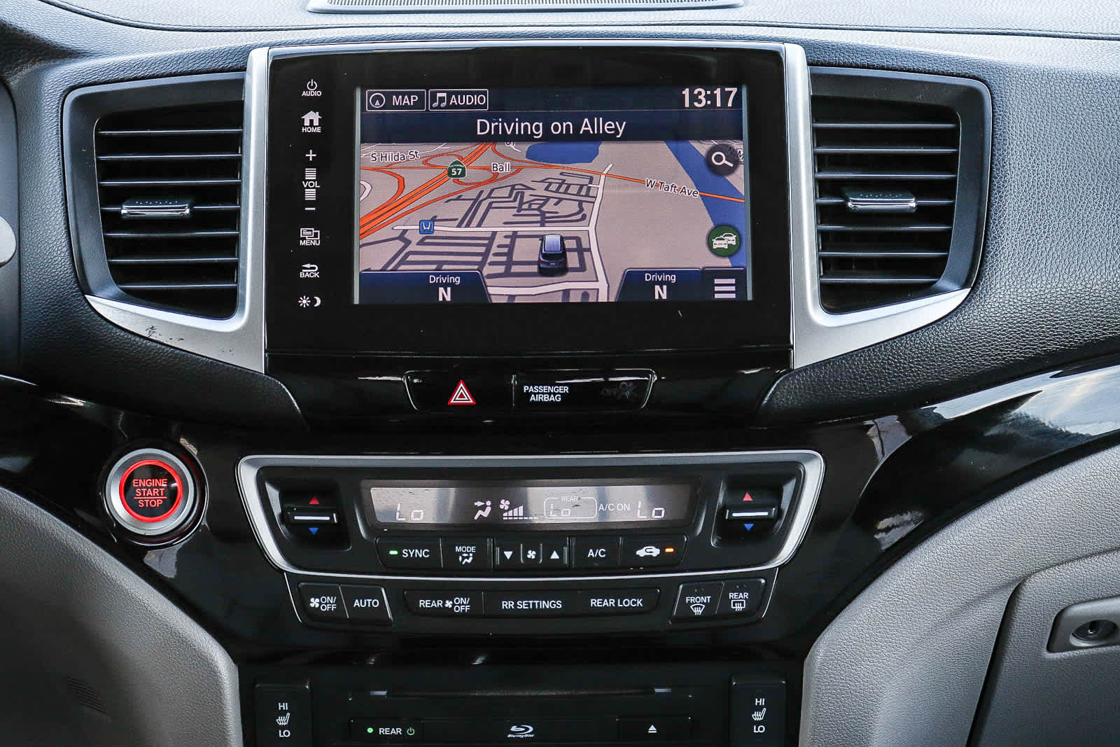 Thumbnail: 2017 Honda Pilot - 14