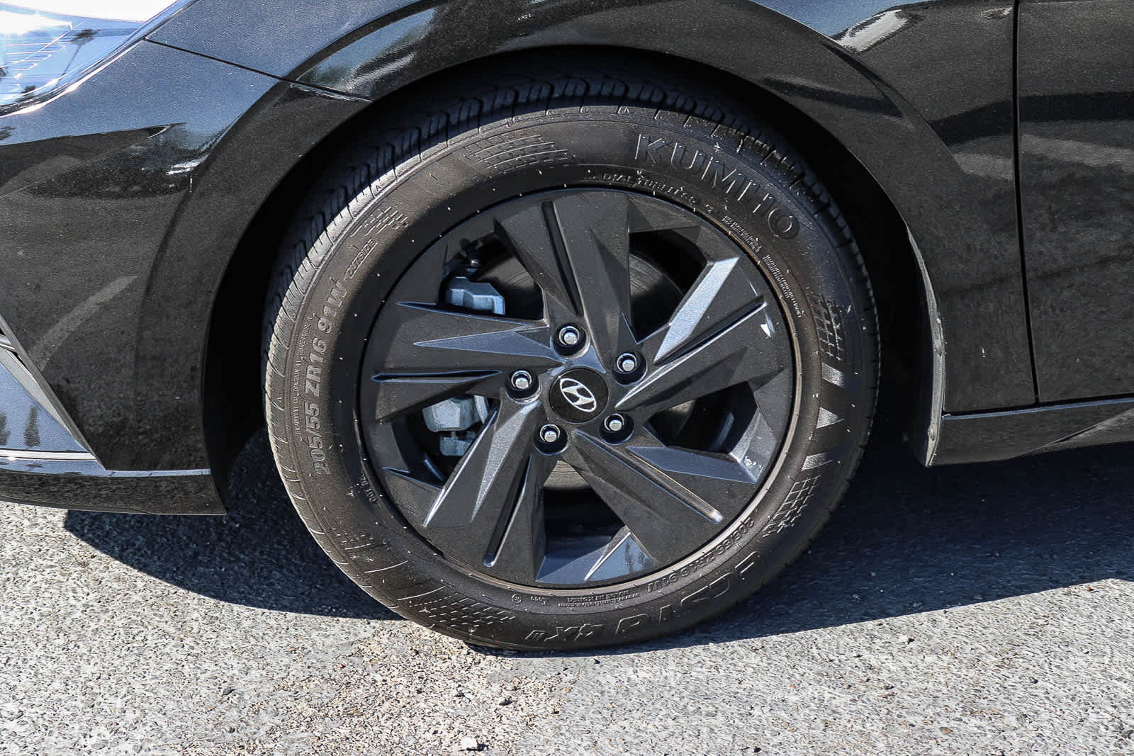 Thumbnail: 2023 Hyundai Elantra - 17