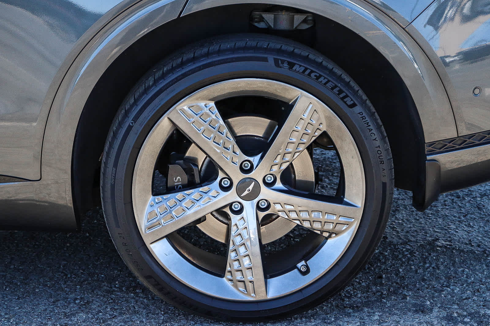 Thumbnail: 2023 Genesis GV70 - 10