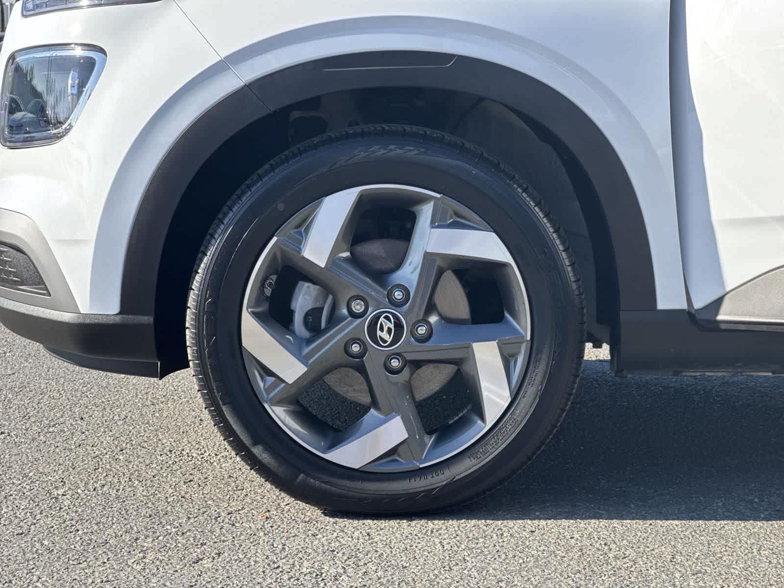 Thumbnail: 2022 Hyundai Venue - 12