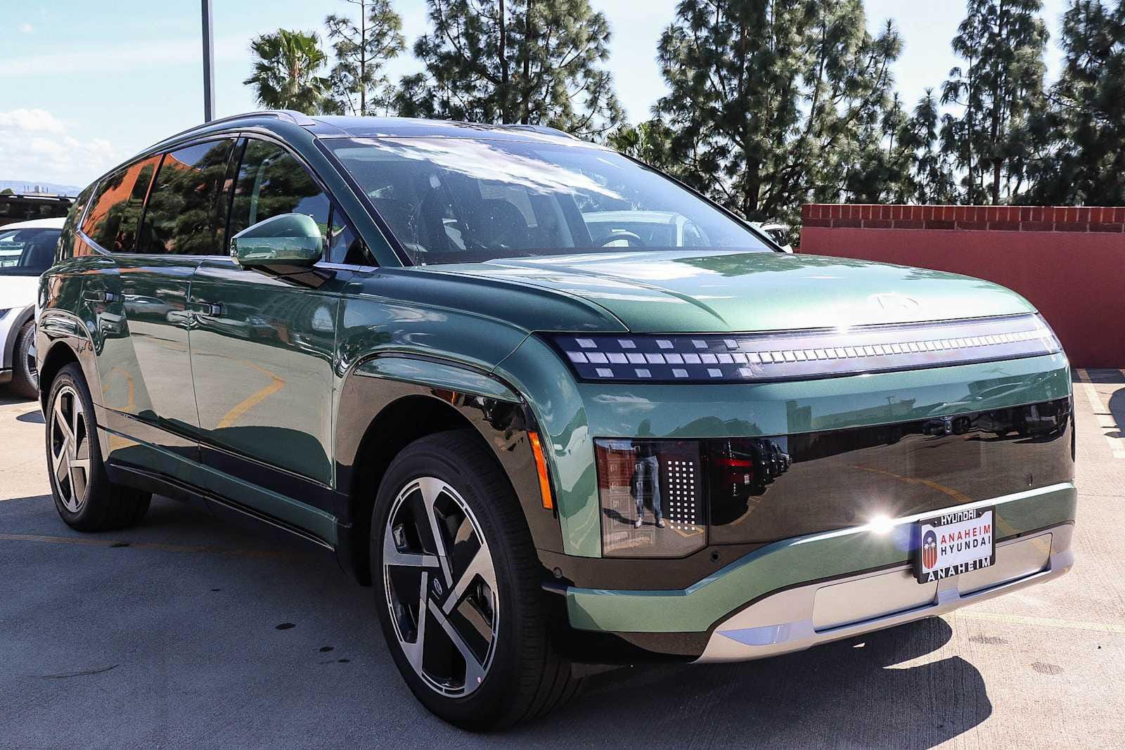 Thumbnail: 2026 Hyundai Ioniq - 3