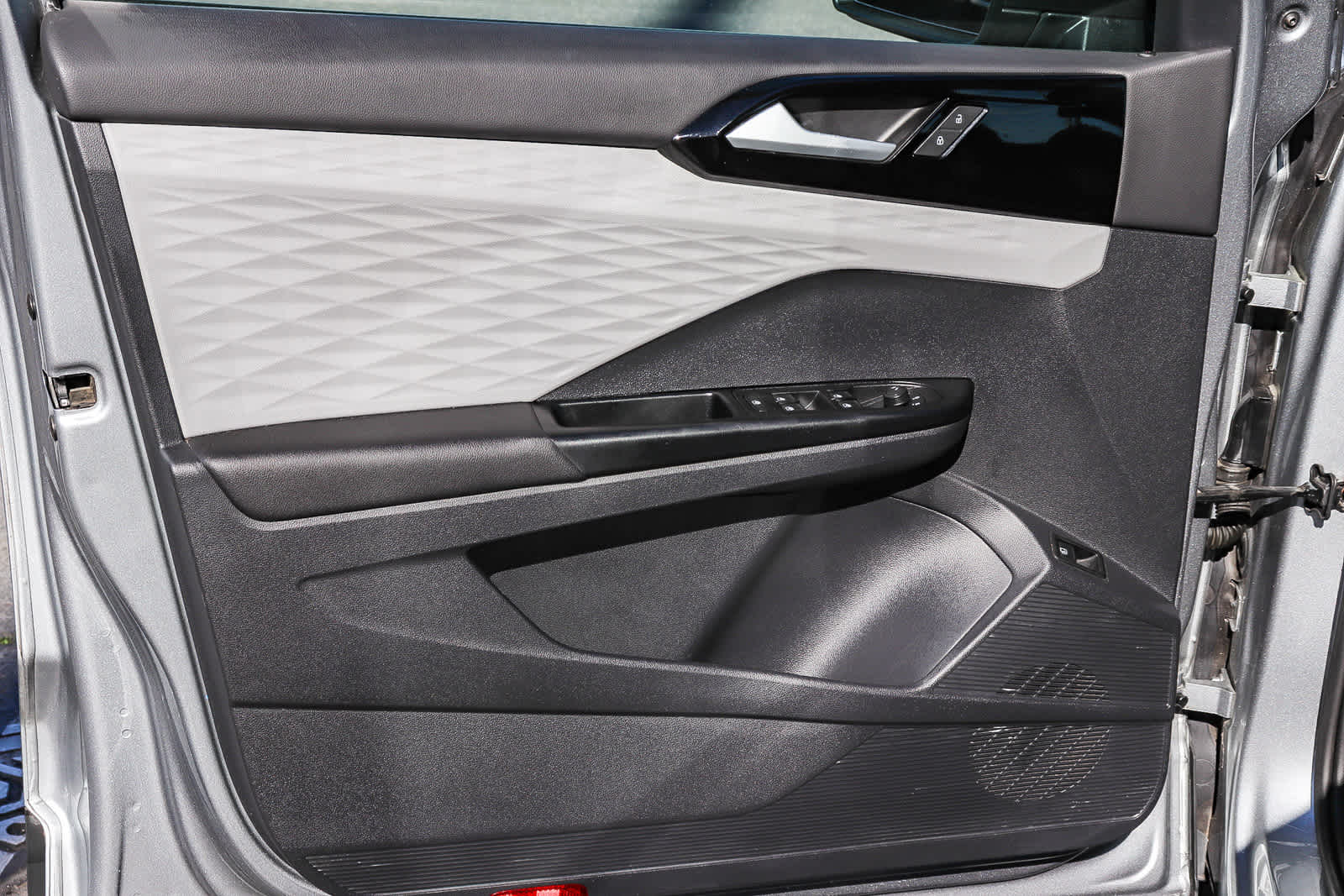 Thumbnail: 2022 Volkswagen Taos - 17