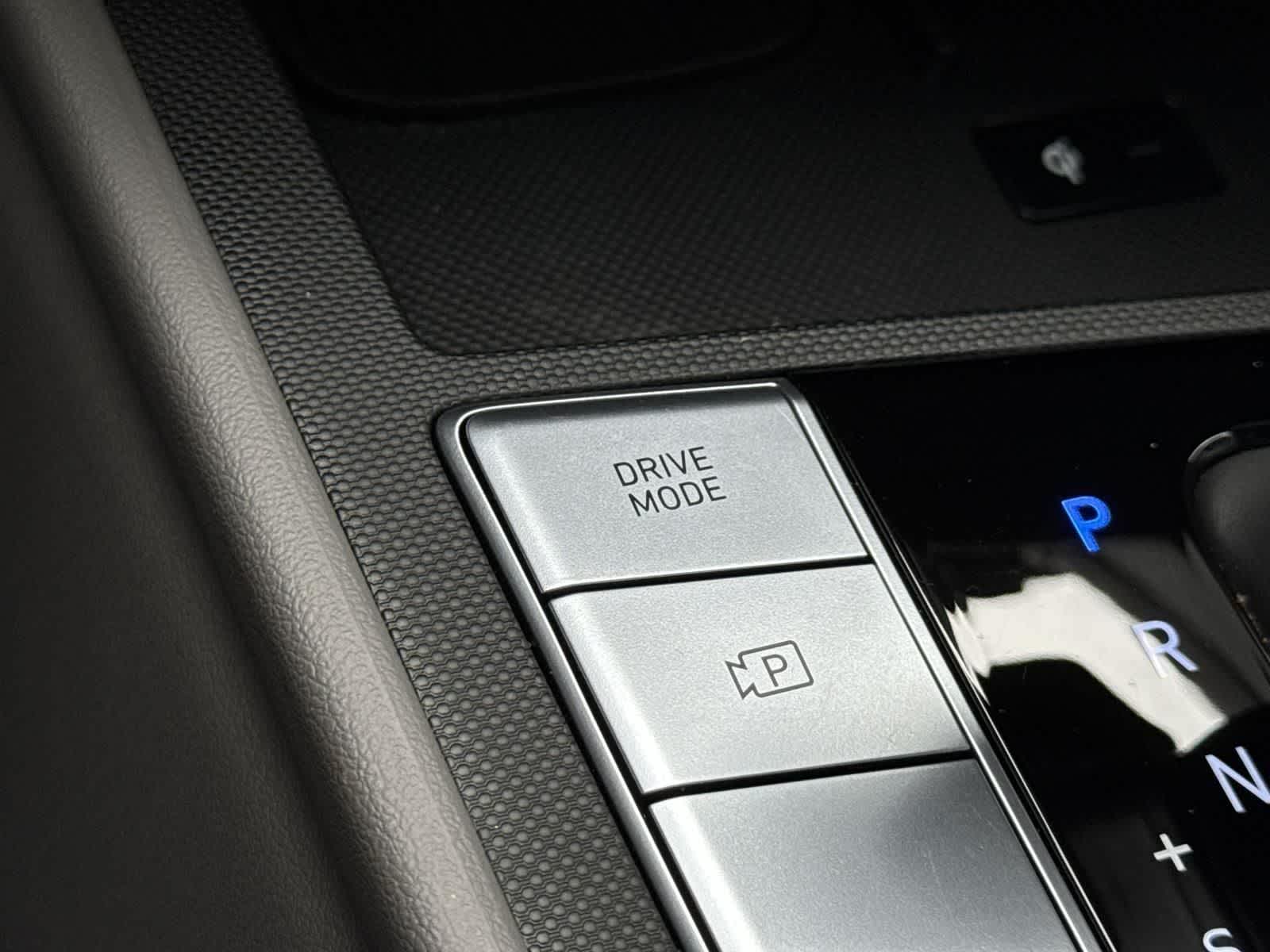 Thumbnail: 2025 Hyundai Elantra - 18