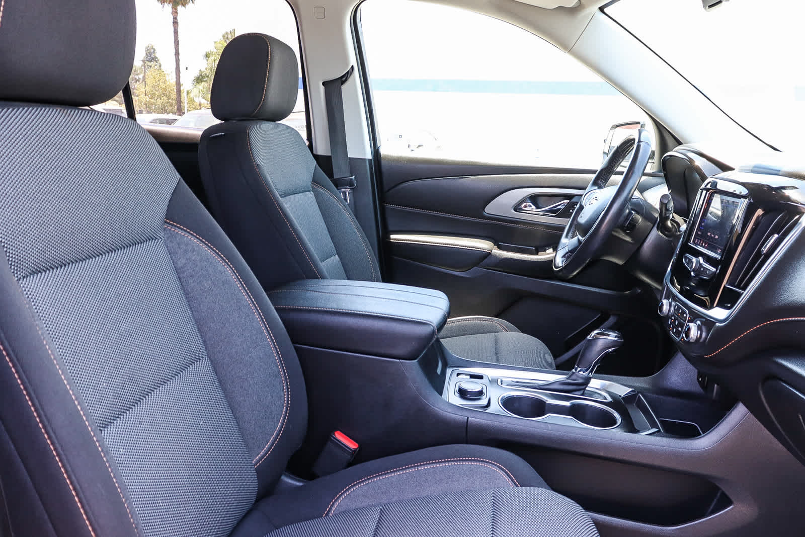 Thumbnail: 2020 Chevrolet Traverse - 27
