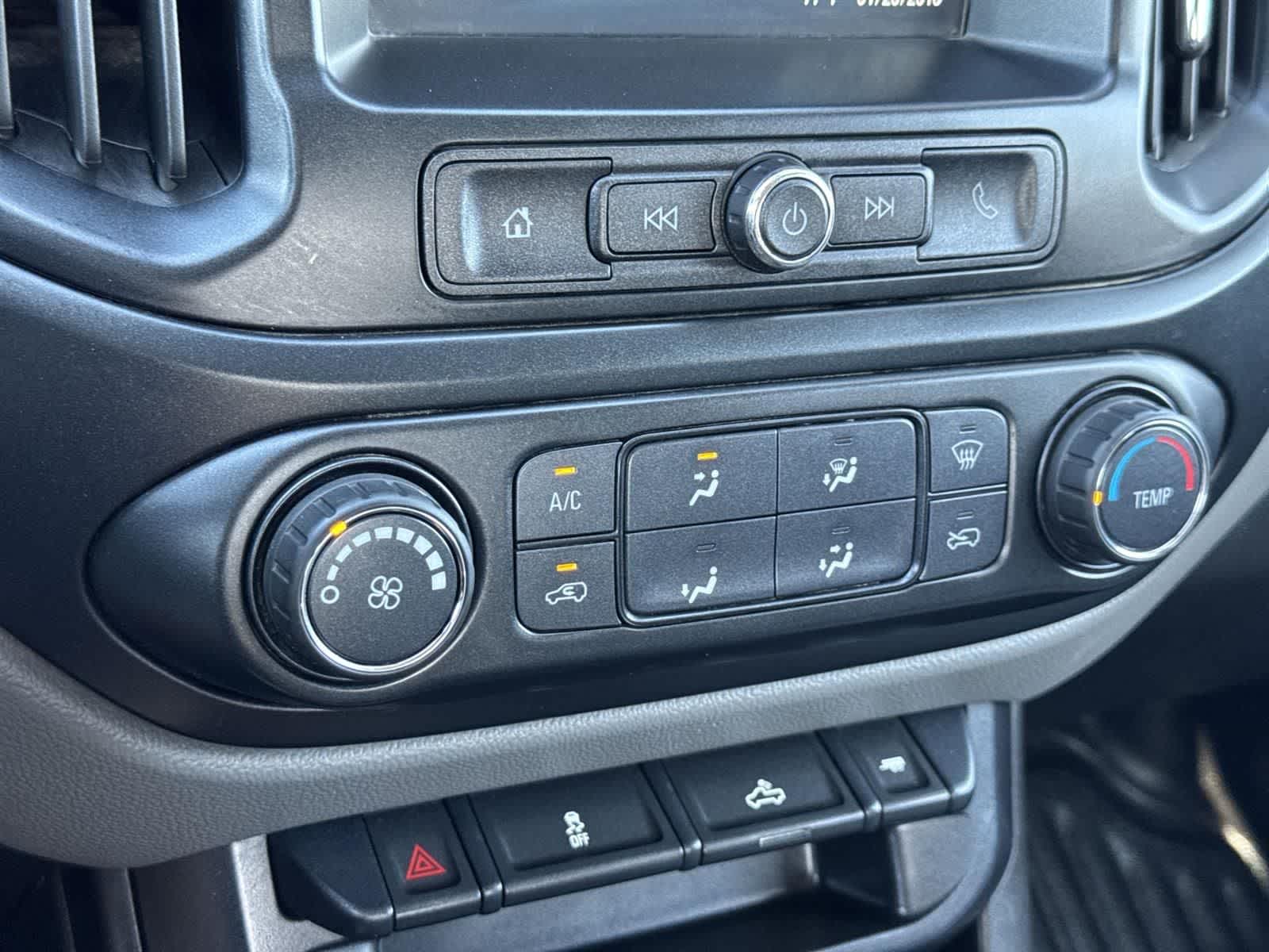 Thumbnail: 2018 Chevrolet Colorado - 26