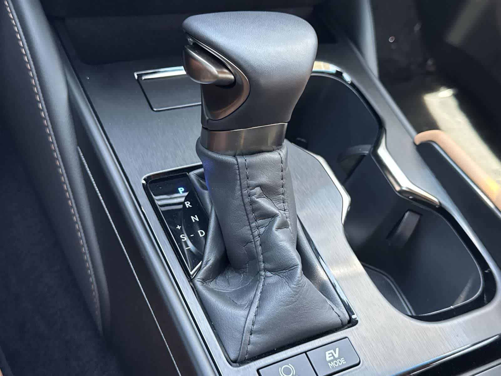 Thumbnail: 2025 Lexus ES - 15