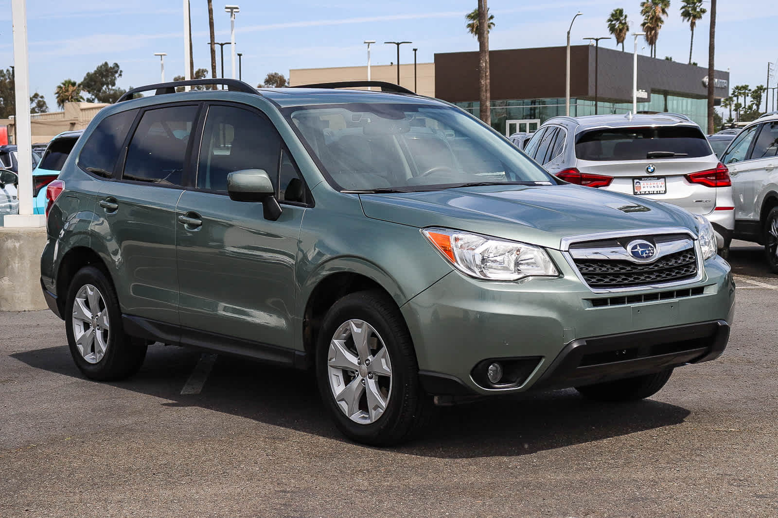 2016 Subaru Forester 2.5i Premium photo 2