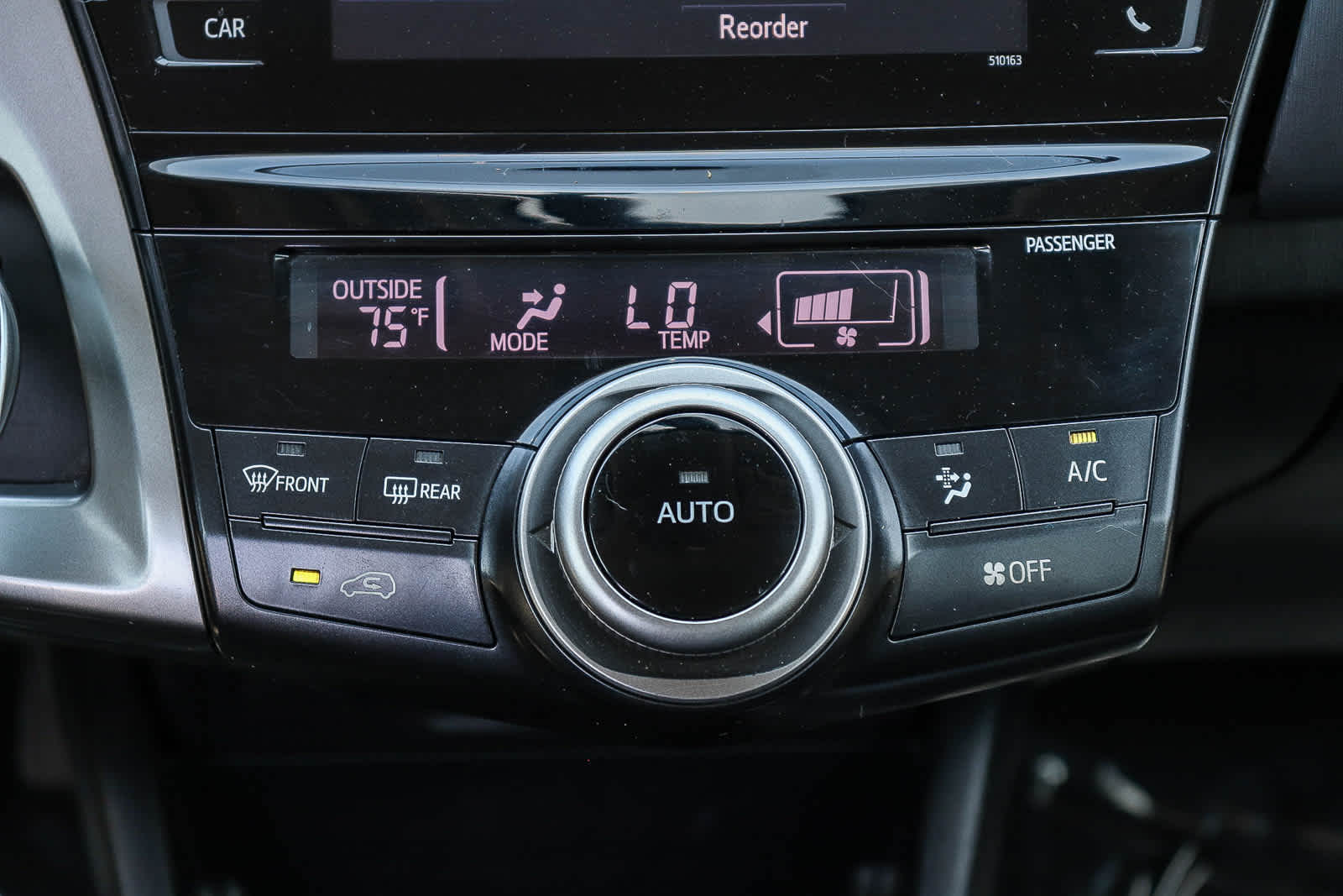 Thumbnail: 2017 Toyota Prius v - 16