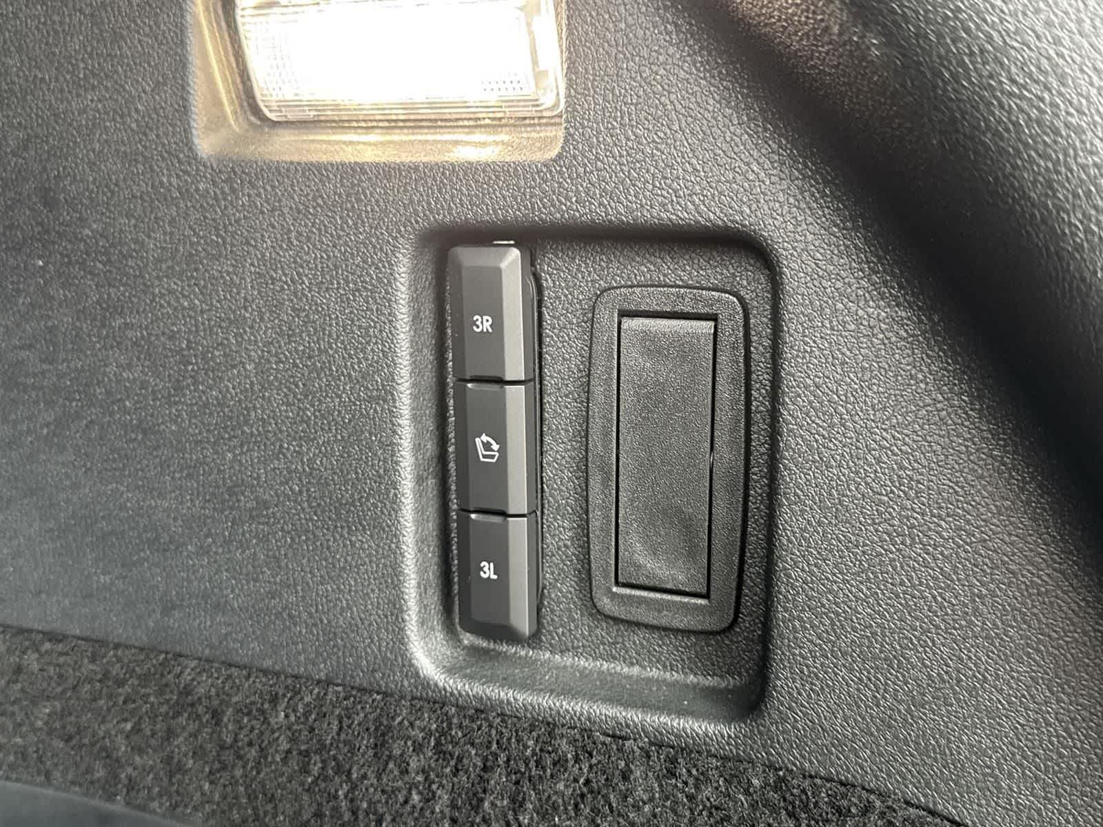 Thumbnail: 2023 Lincoln Aviator - 37