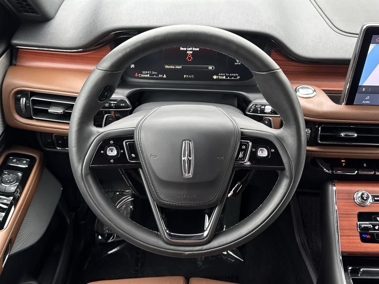 Thumbnail: 2023 Lincoln Aviator - 10