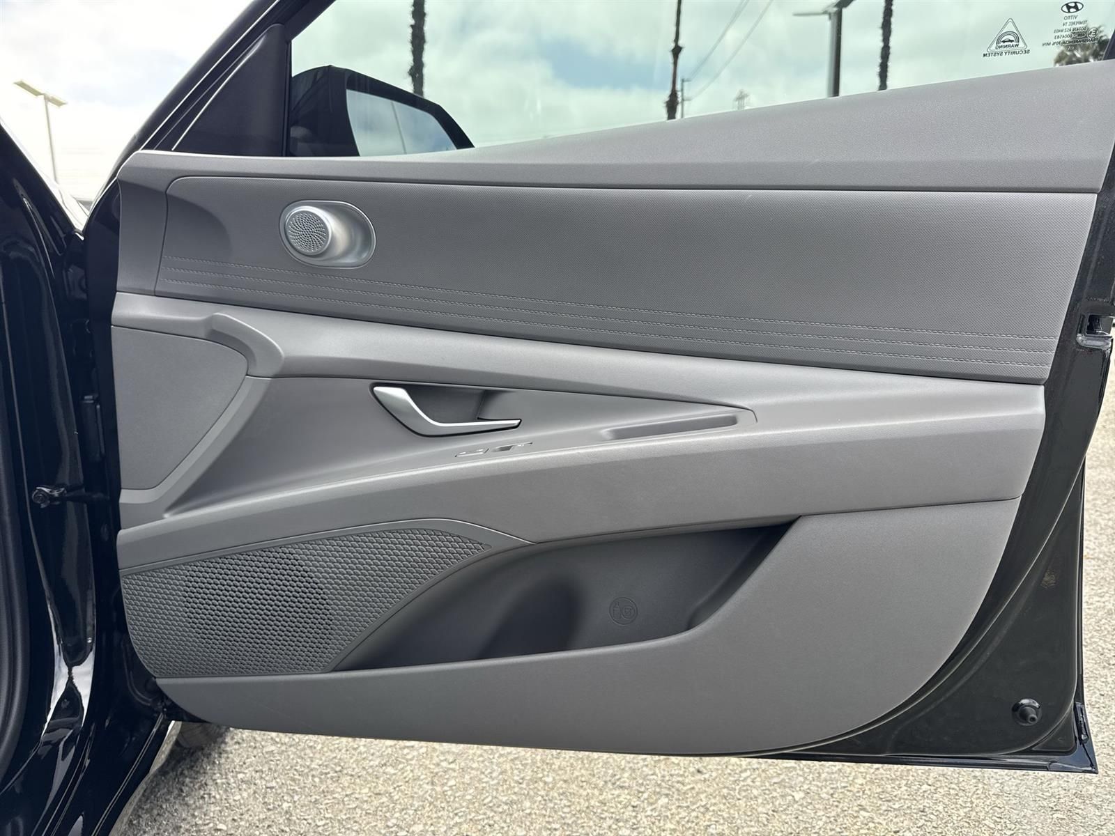 Thumbnail: 2022 Hyundai Elantra - 35