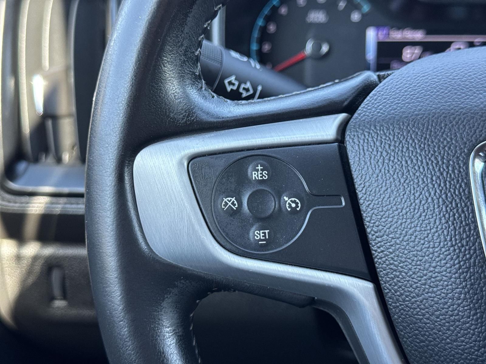 Thumbnail: 2018 GMC Canyon - 10