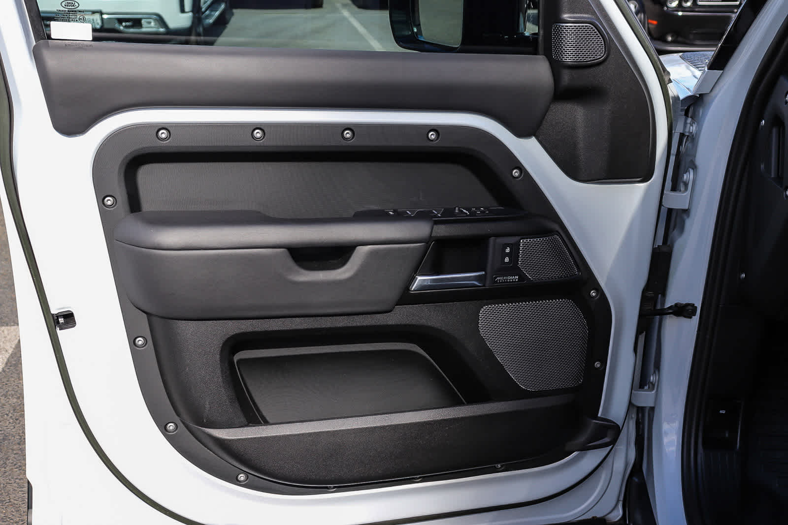 Thumbnail: 2023 Land Rover Defender - 24