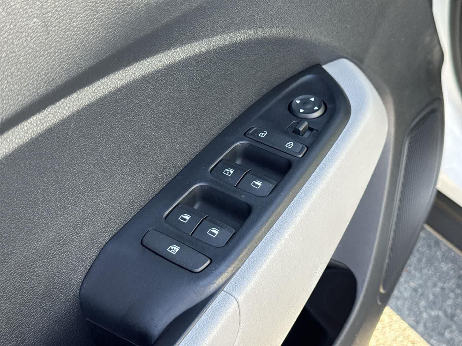 Thumbnail: 2022 Hyundai Venue - 16