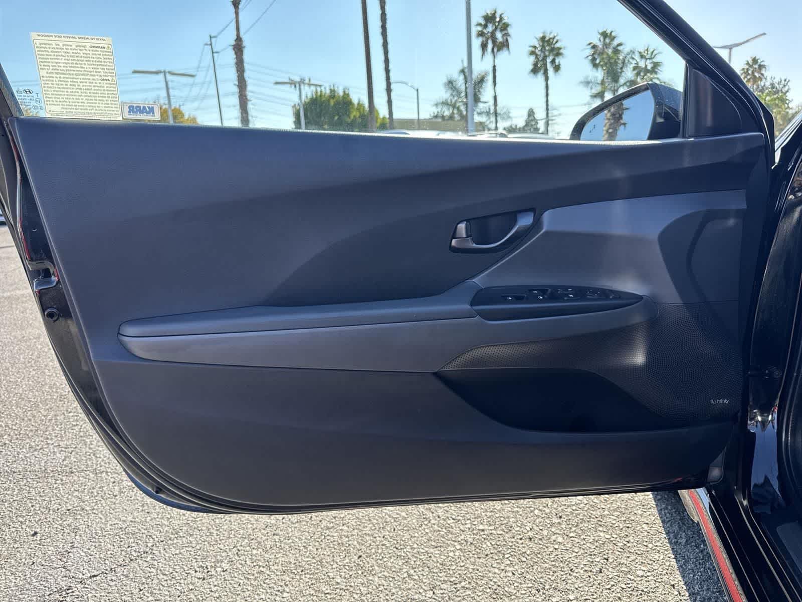 Thumbnail: 2022 Hyundai Veloster - 20