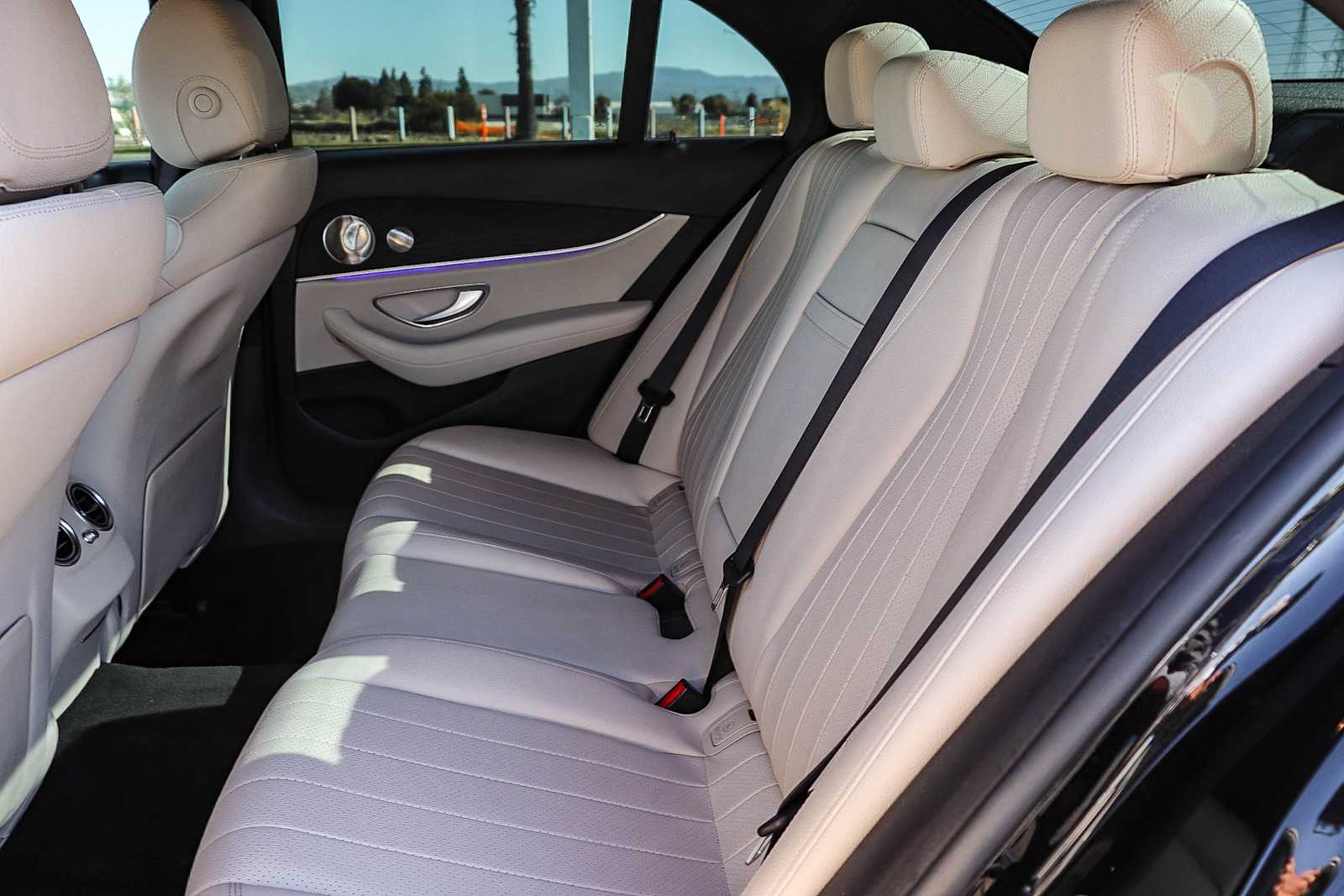 Thumbnail: 2021 Mercedes-Benz E-Class - 16