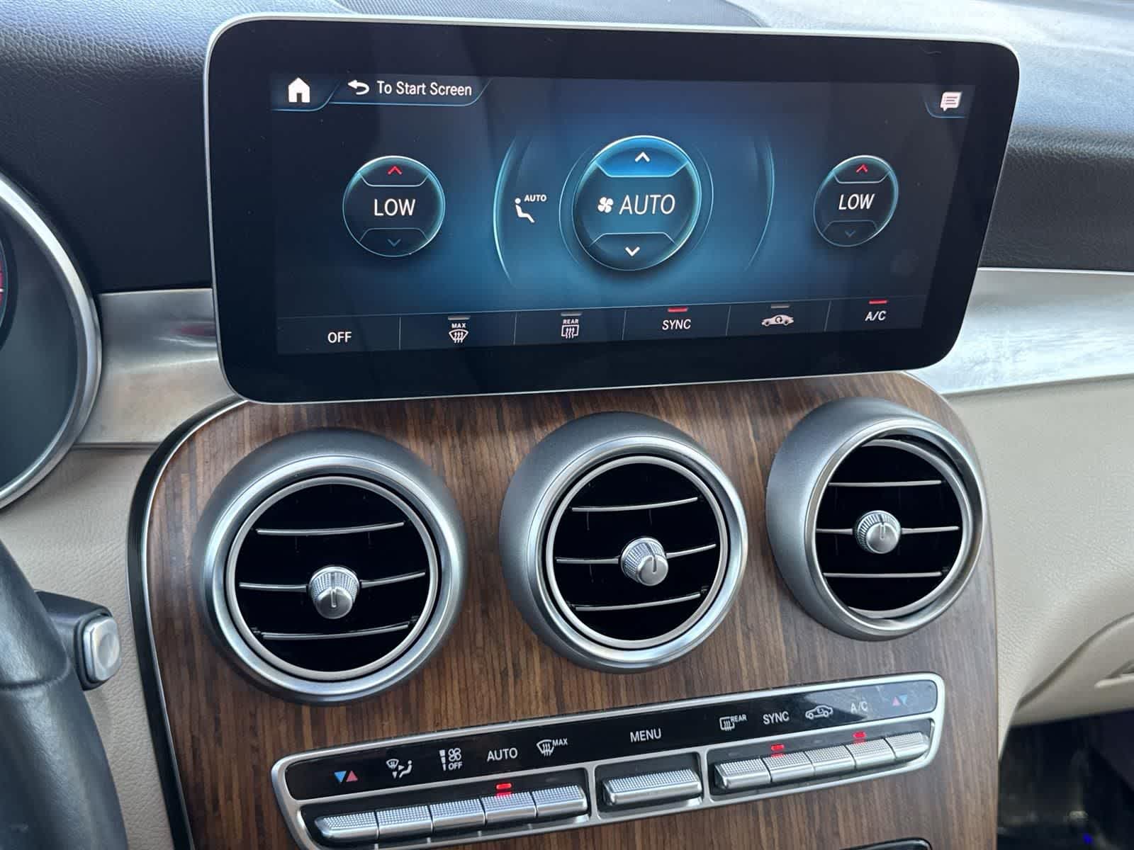 Thumbnail: 2022 Mercedes-Benz GLC - 12