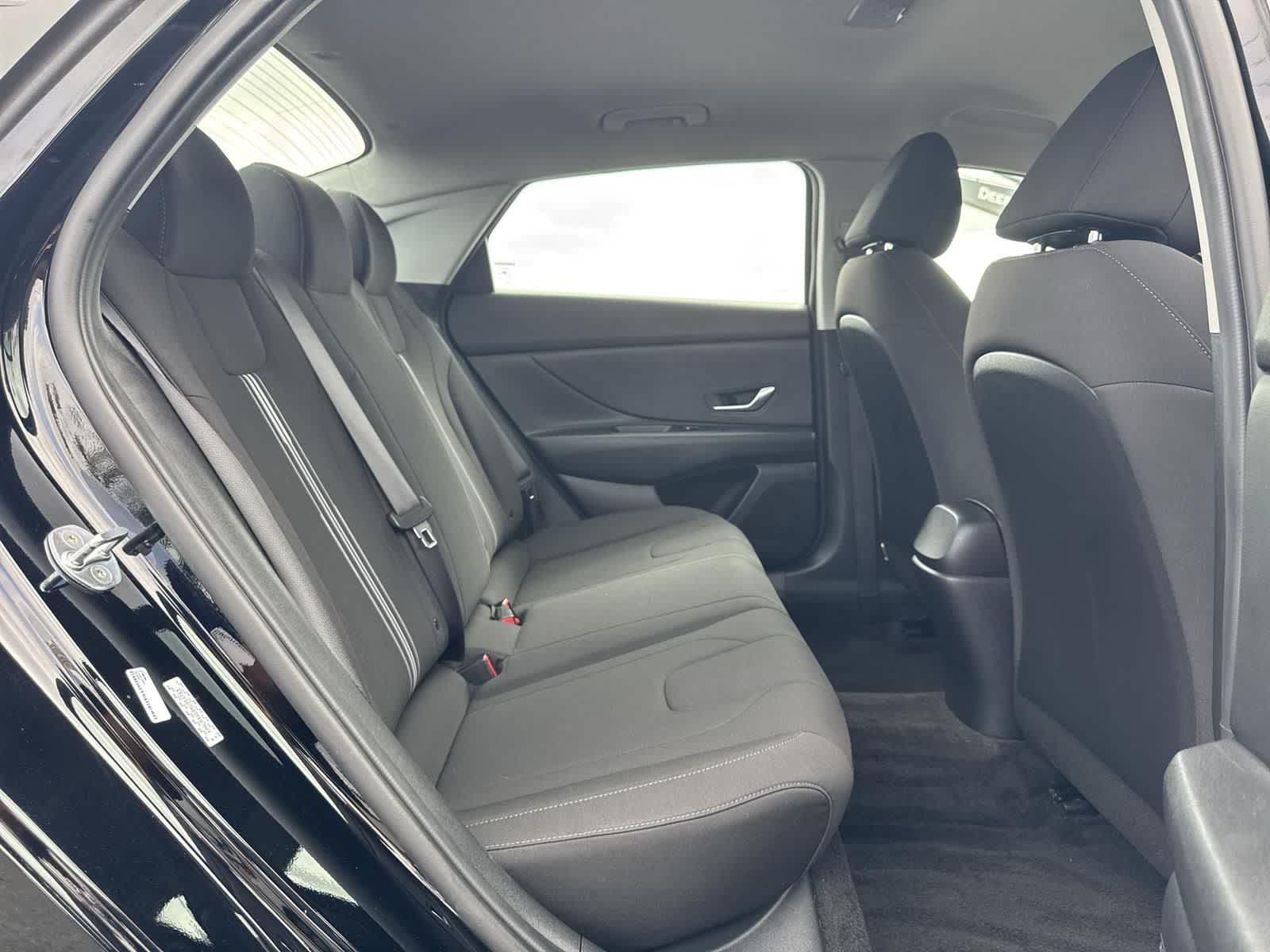 Thumbnail: 2022 Hyundai Elantra - 34