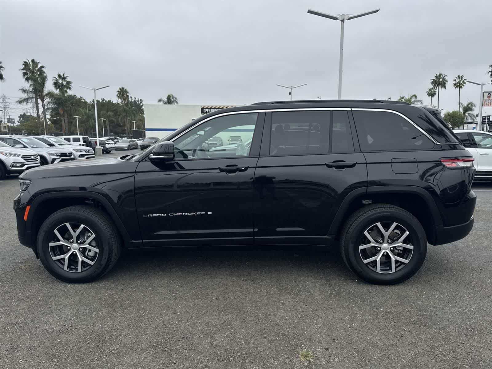 Thumbnail: 2024 Jeep Grand Cherokee - 5