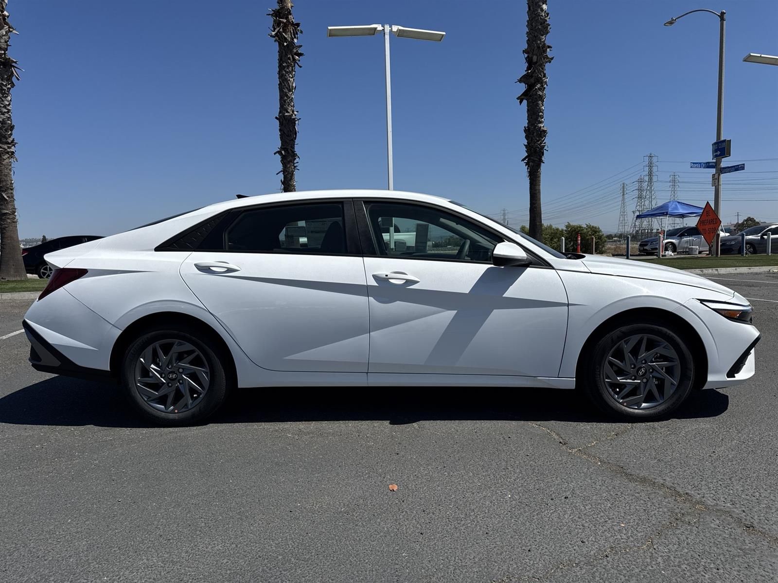 Thumbnail: 2025 Hyundai Elantra - 3