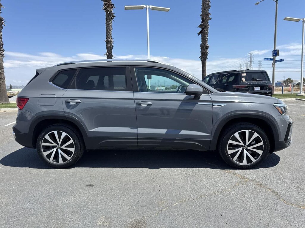 Used 2022 Volkswagen Taos SE SUV