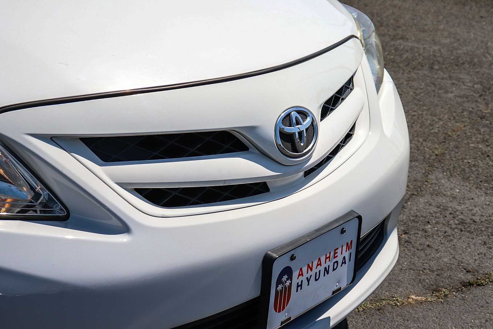 2011 Toyota Corolla L photo 4
