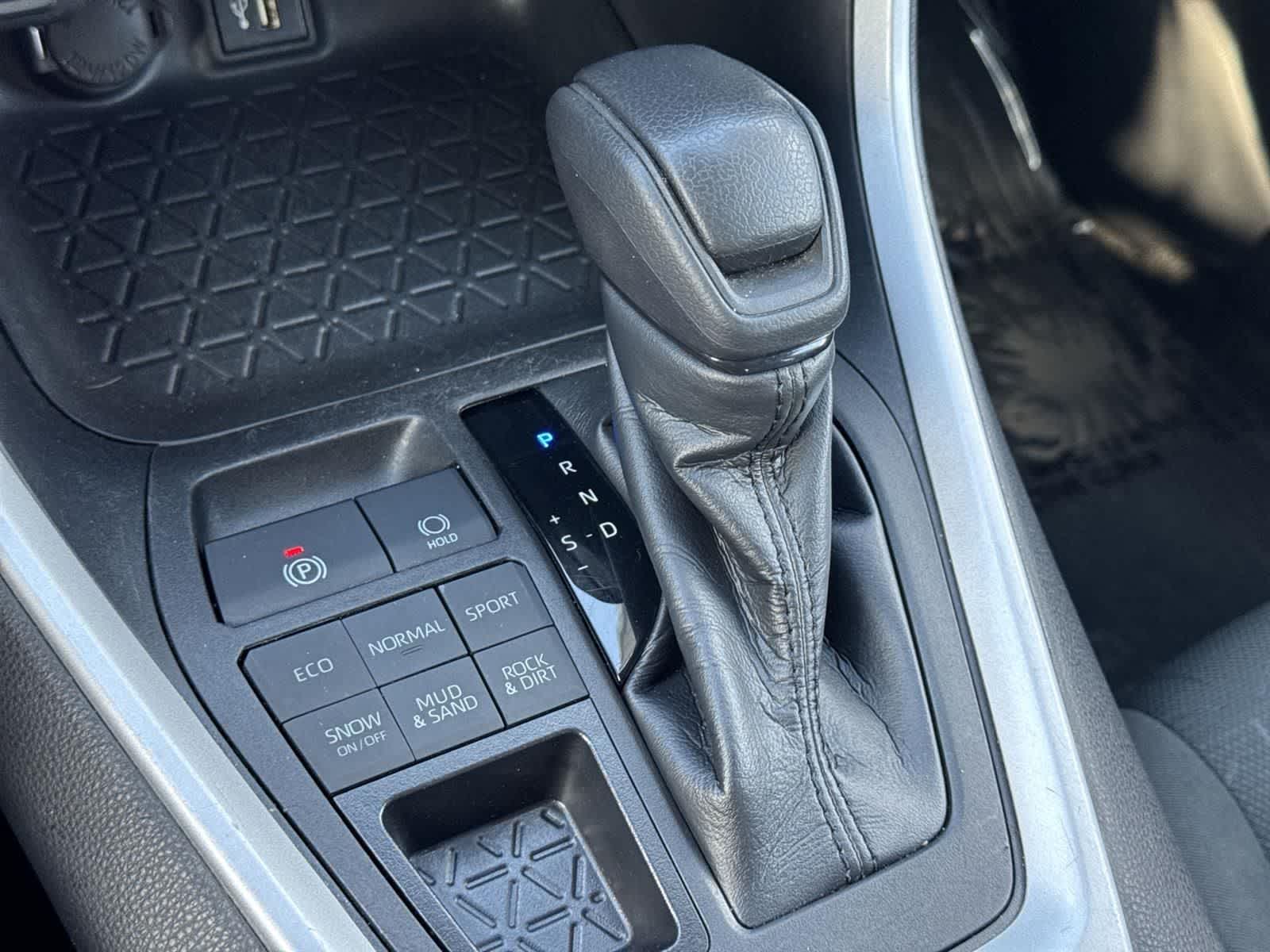 Thumbnail: 2023 Toyota RAV4 - 14