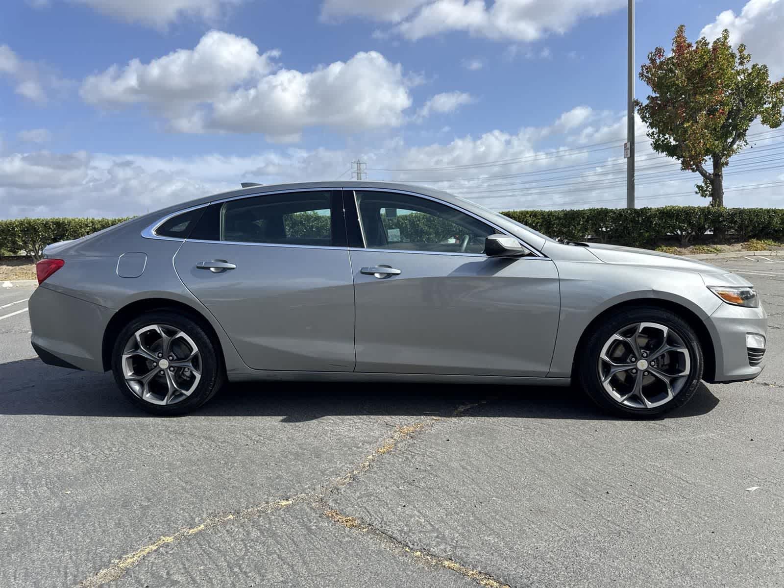 Thumbnail: 2023 Chevrolet Malibu - 3