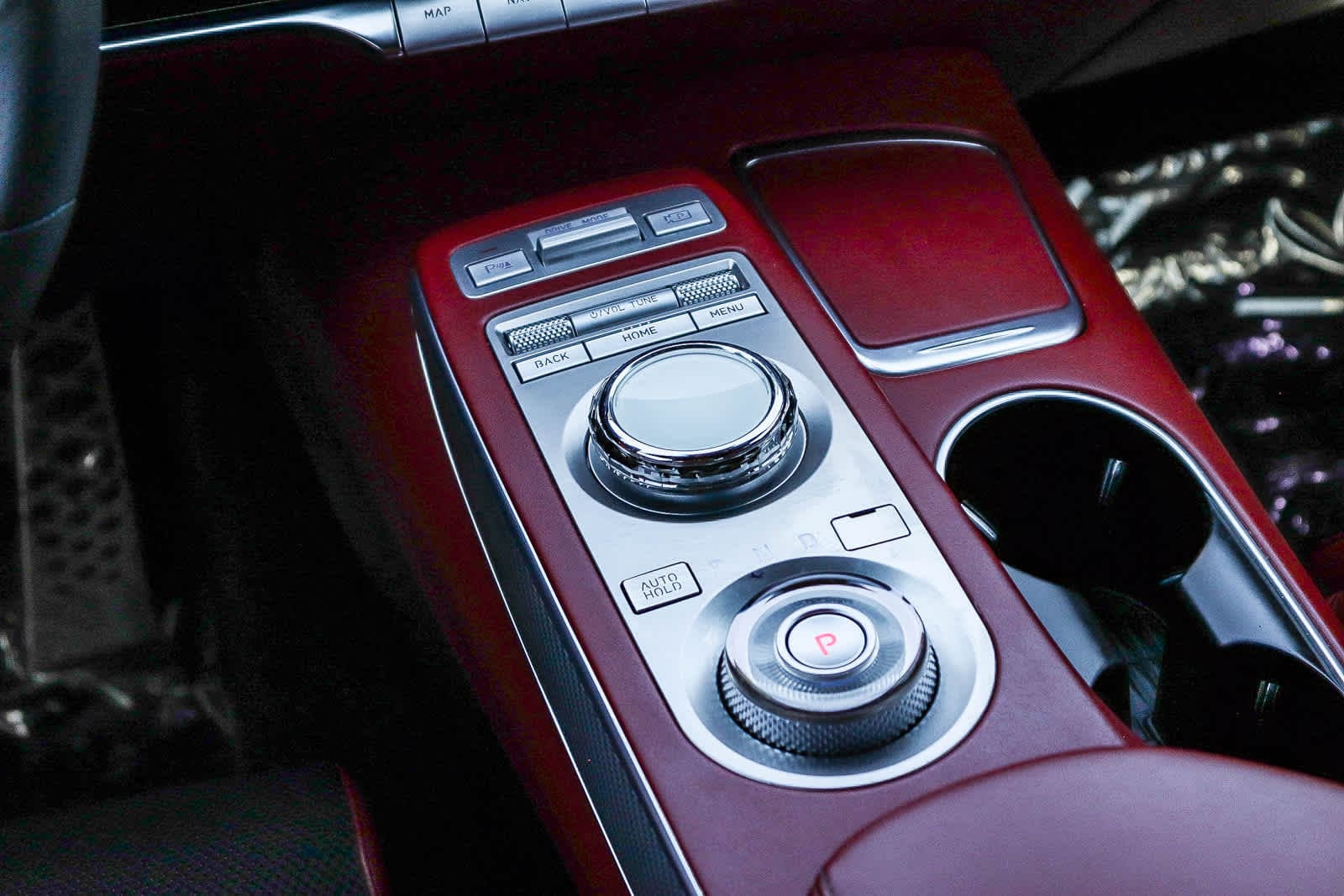 Thumbnail: 2023 Genesis GV70 - 21