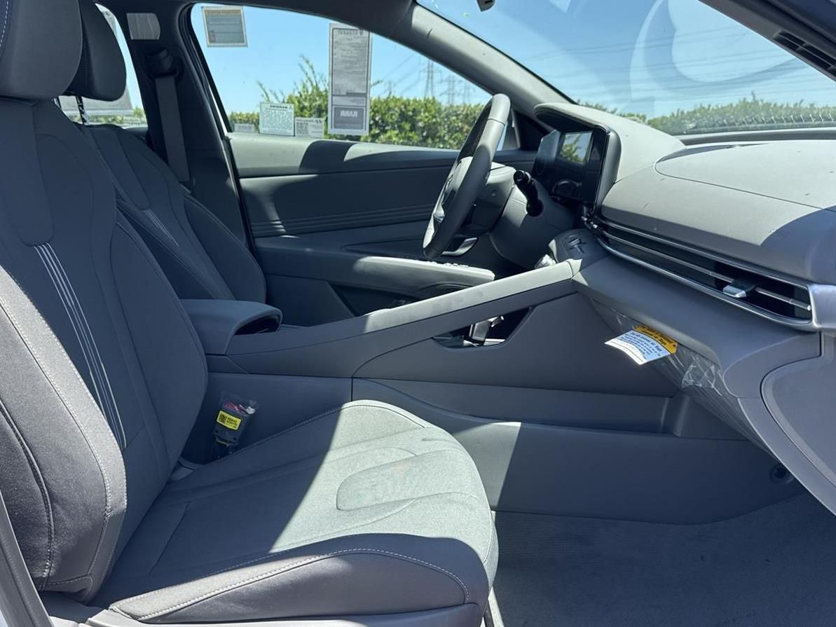 Thumbnail: 2025 Hyundai Elantra - 38