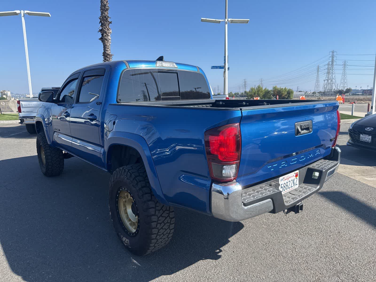 Thumbnail: 2018 Toyota Tacoma - 6