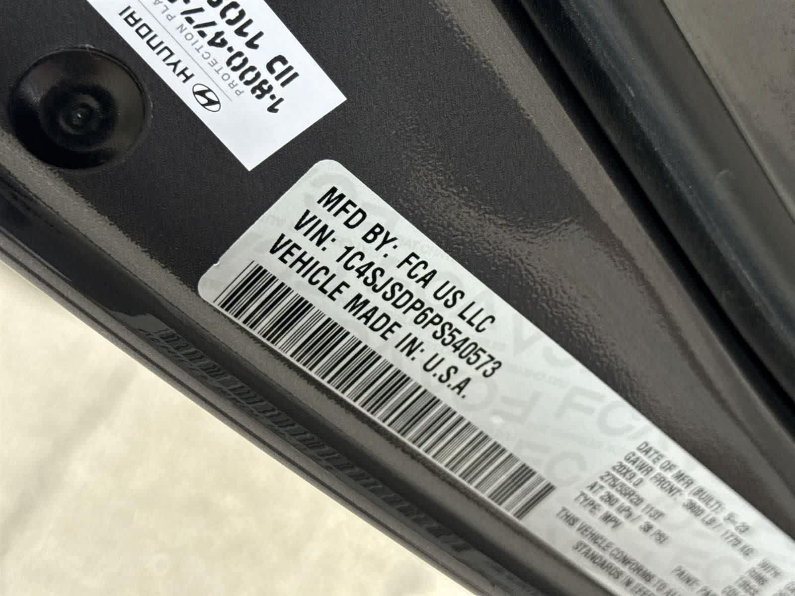 Thumbnail: 2023 Jeep Wagoneer - 7