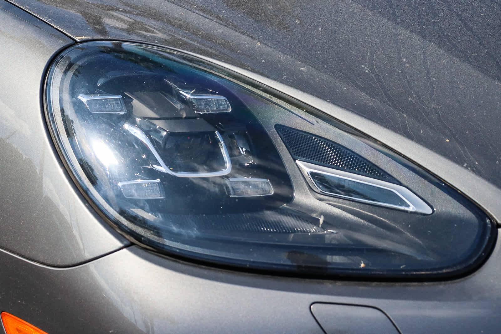 2017 Porsche Cayenne GTS photo 2