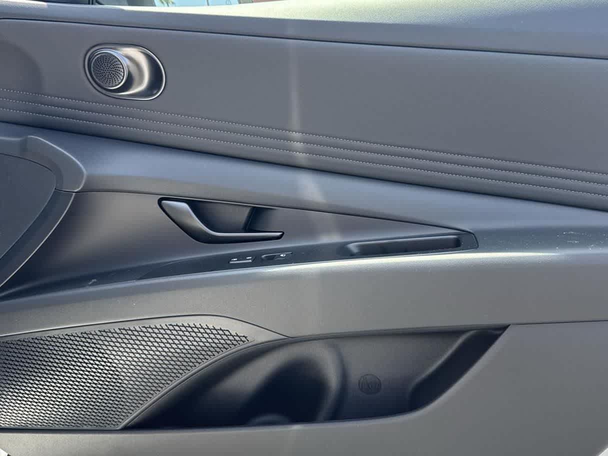 Thumbnail: 2025 Hyundai Elantra - 36