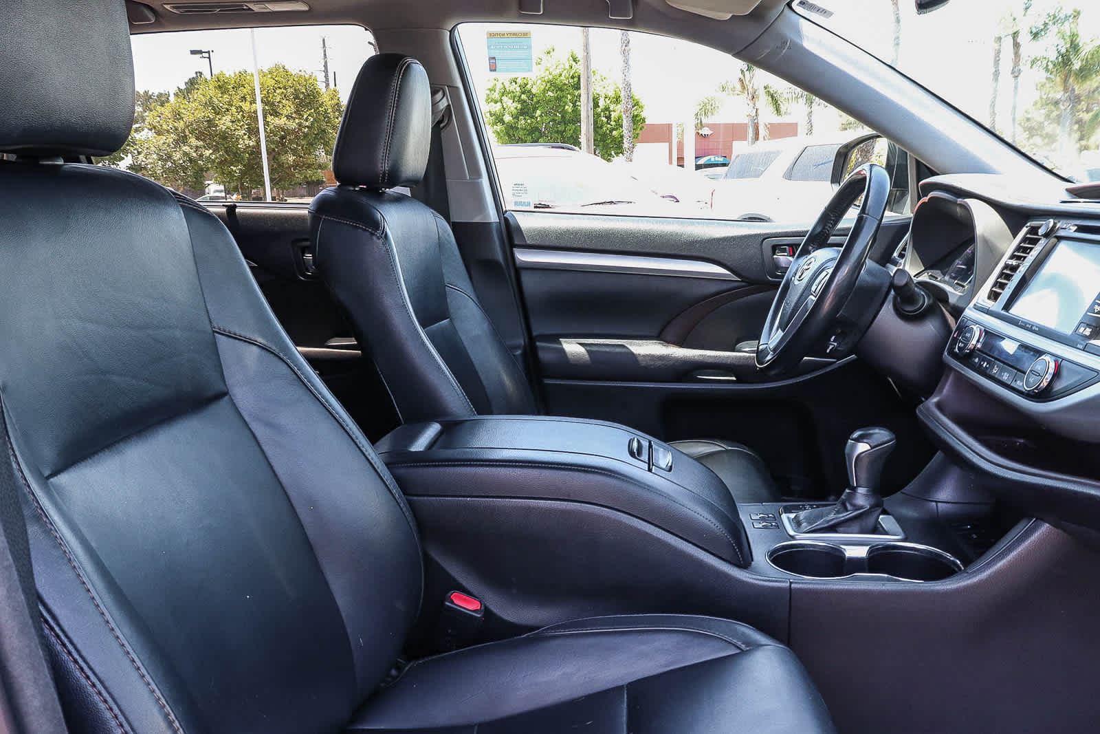 Thumbnail: 2016 Toyota Highlander - 24