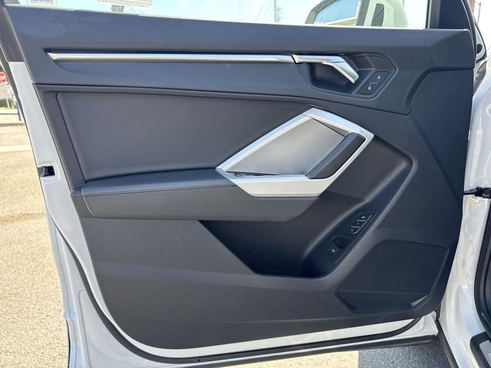 Thumbnail: 2024 Audi Q3 - 21