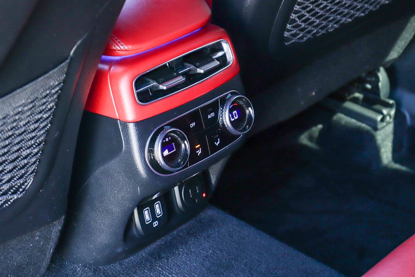 Thumbnail: 2023 Genesis GV70 - 24