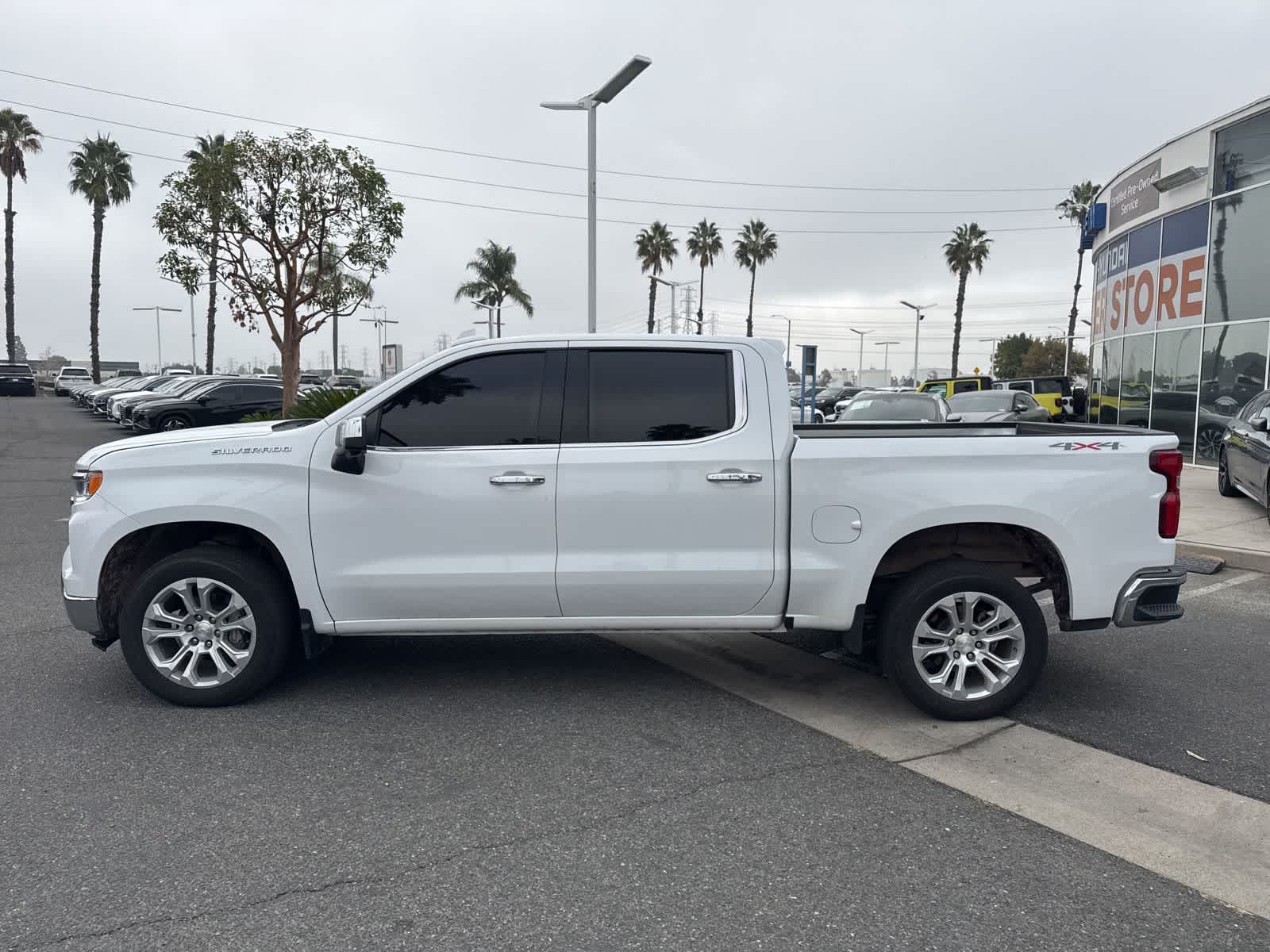 Thumbnail: 2023 Chevrolet Silverado 1500 - 7