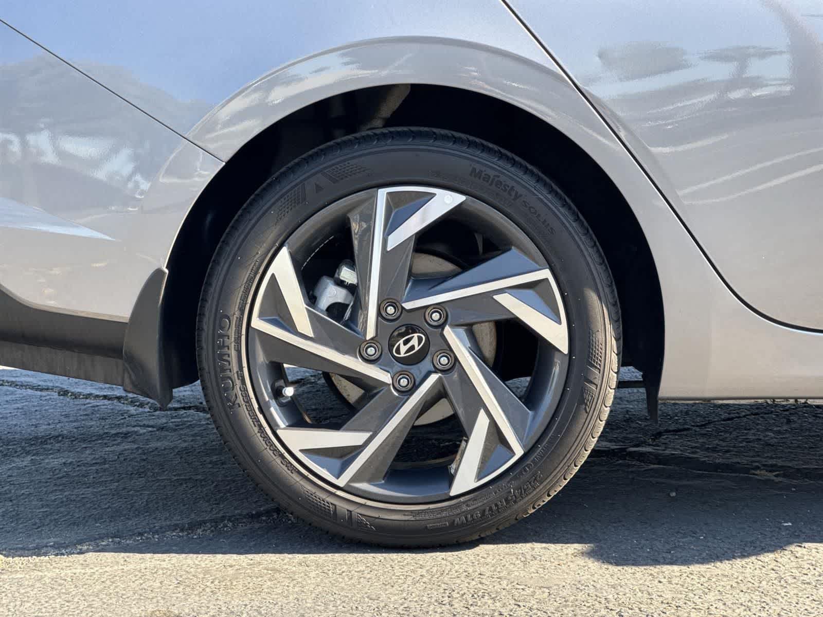 Thumbnail: 2025 Hyundai Elantra - 40