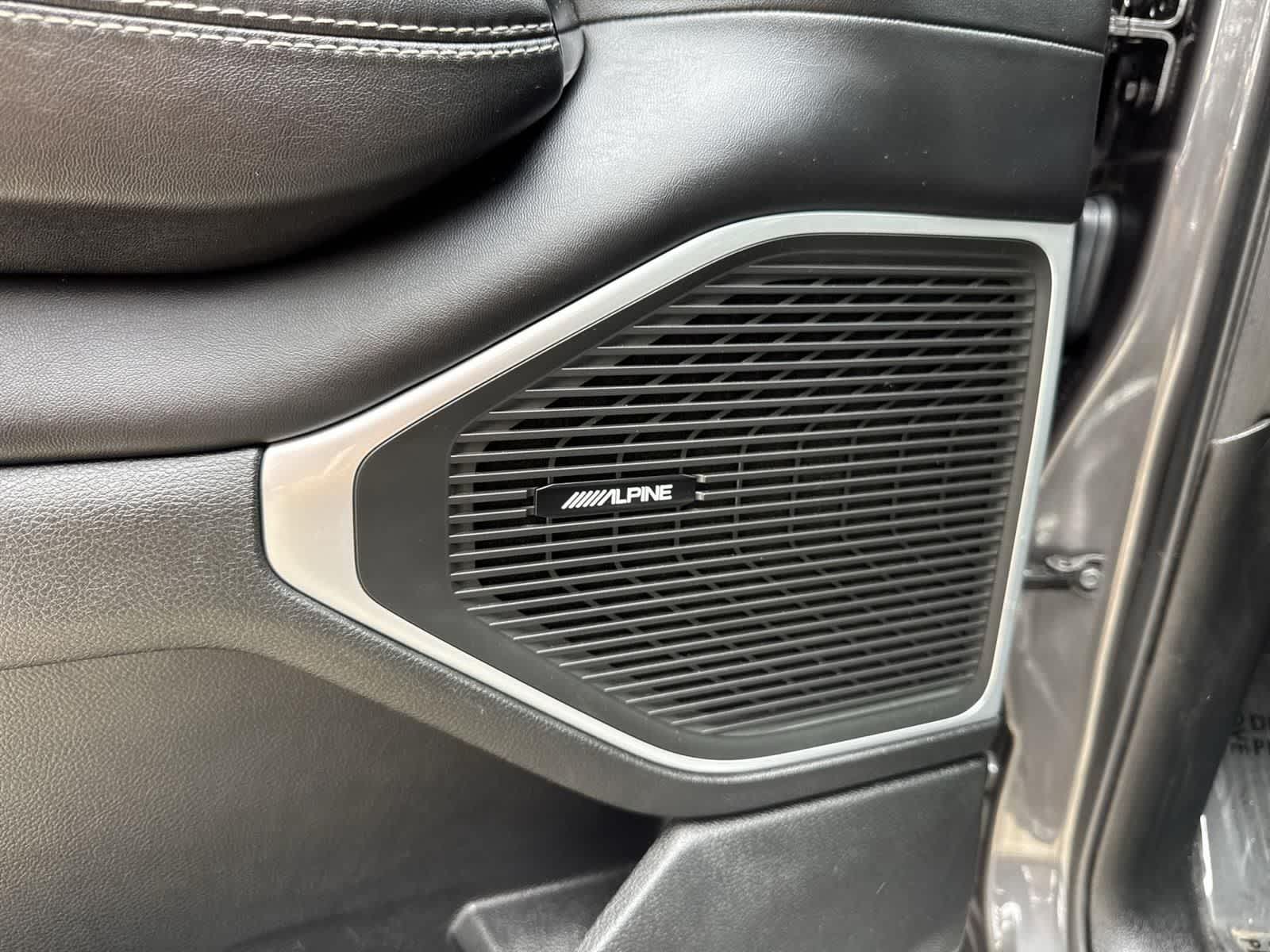 Thumbnail: 2023 Jeep Wagoneer - 22