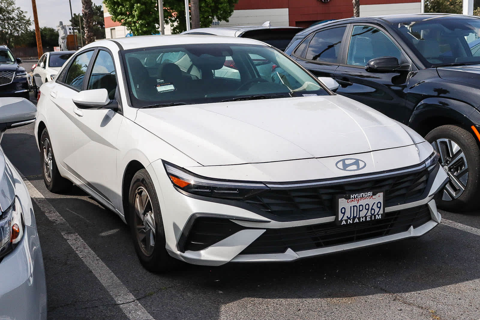2024 Hyundai Elantra SE photo 2