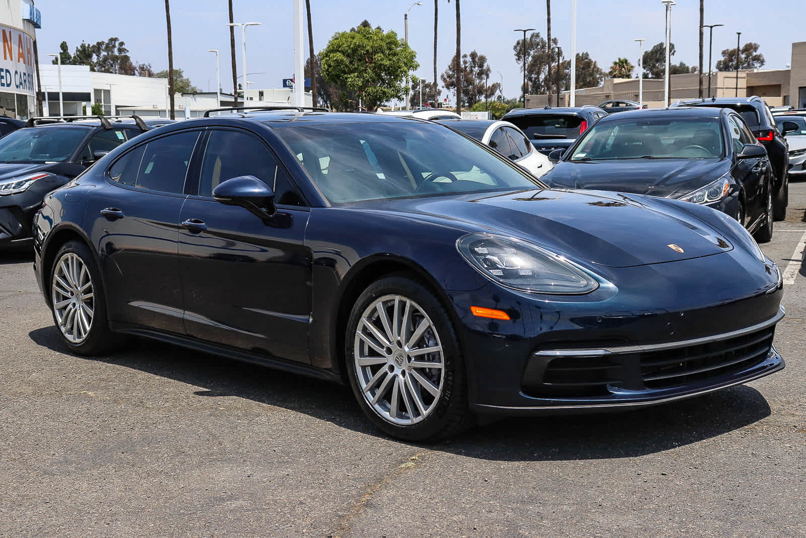Thumbnail: 2017 Porsche Panamera - 3