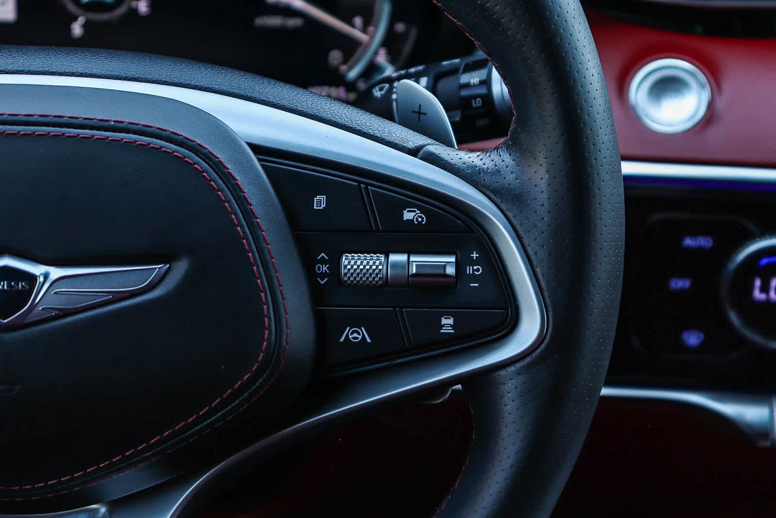 Thumbnail: 2023 Genesis GV70 - 19