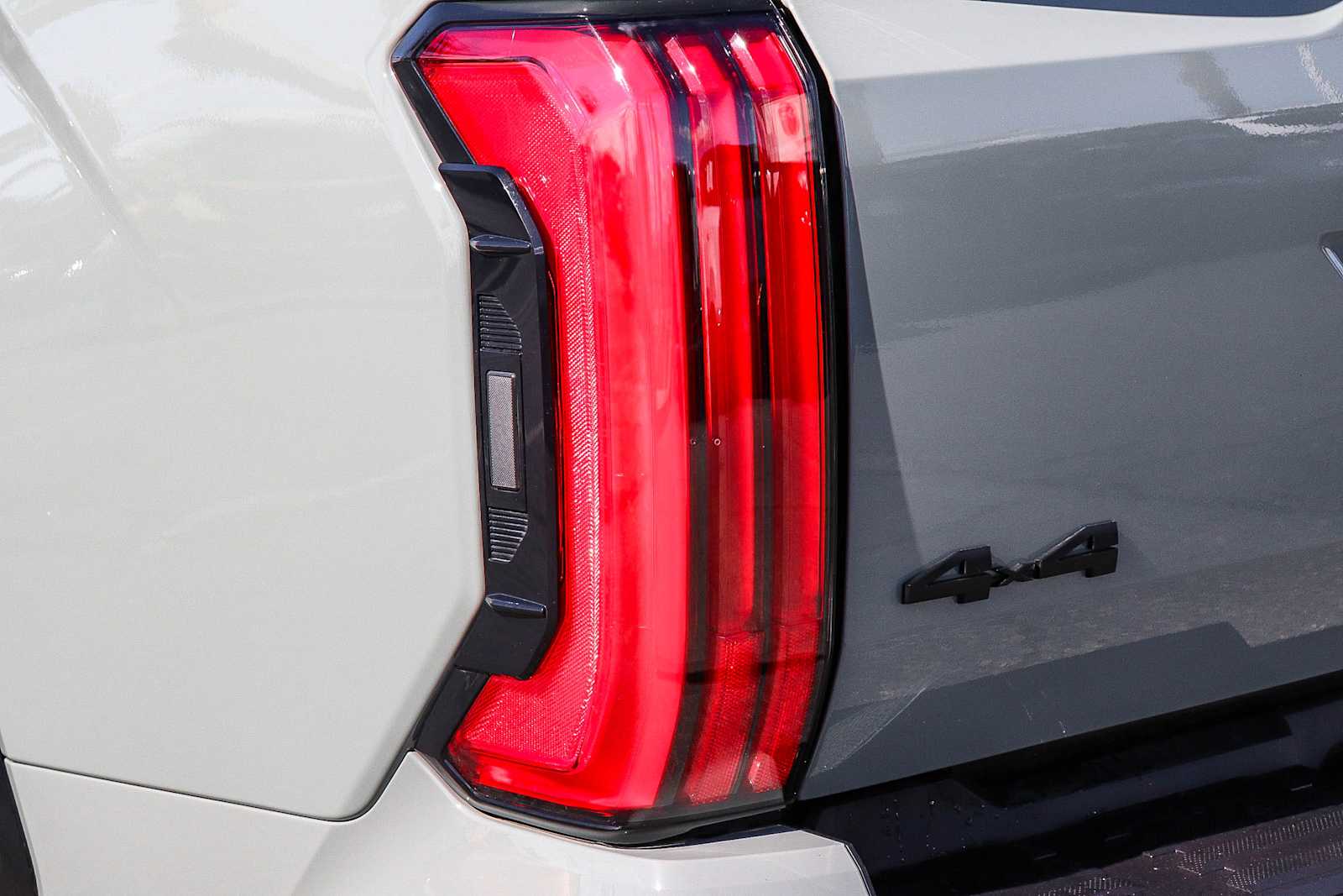 Thumbnail: 2024 Toyota Tundra - 9