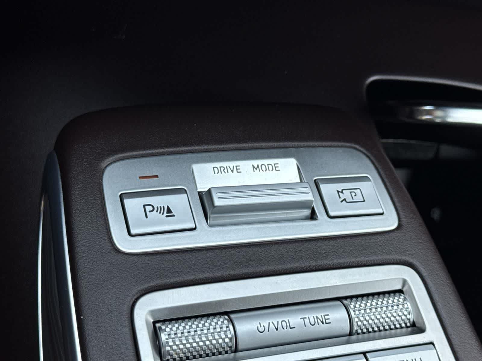 Thumbnail: 2022 Genesis GV70 - 18